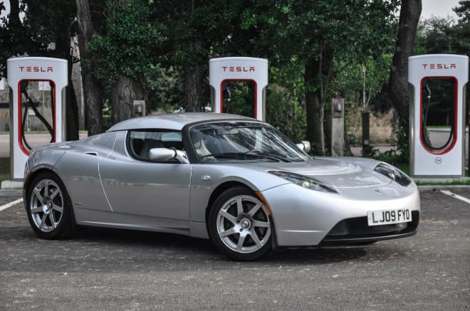 Primer coche eléctrico - Tesla Roadster