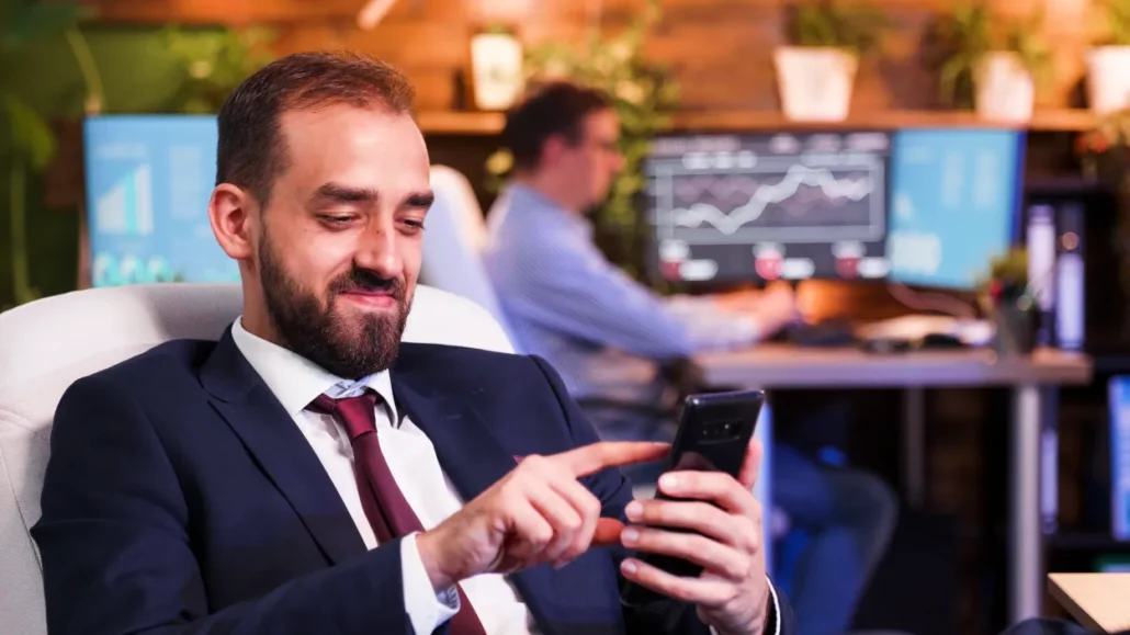 Qué diferencia hay entre un bróker market maker y un bróker ECN